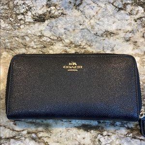 Accordion zip Coach wallet